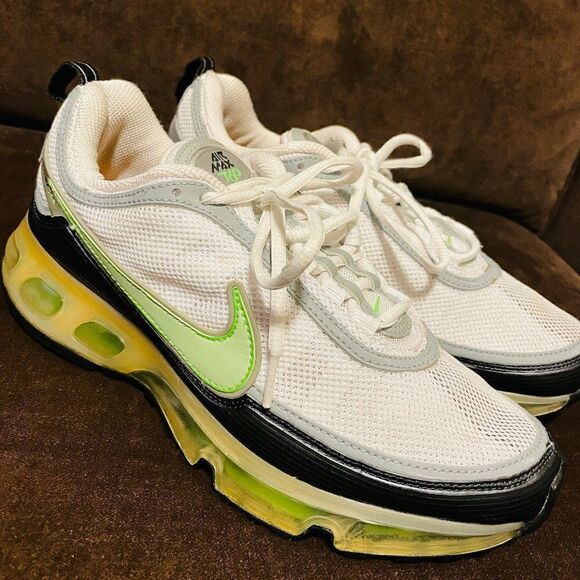 Excellent NIKE AIR MAX 360 Pea Green Womens 8.5 US 40 EUR - Picture 1 of 11